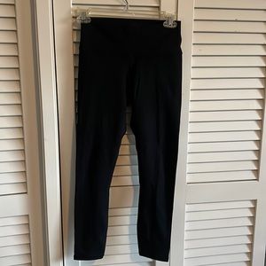 Fabletics PowerHold, LowRise Crop Athletic Legging (Gently Worn!)